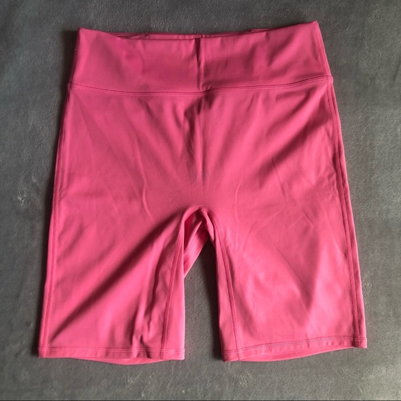 Fabletics Anywhere High-Waisted Short 9” Pink Rouge - Picture 2 of 9